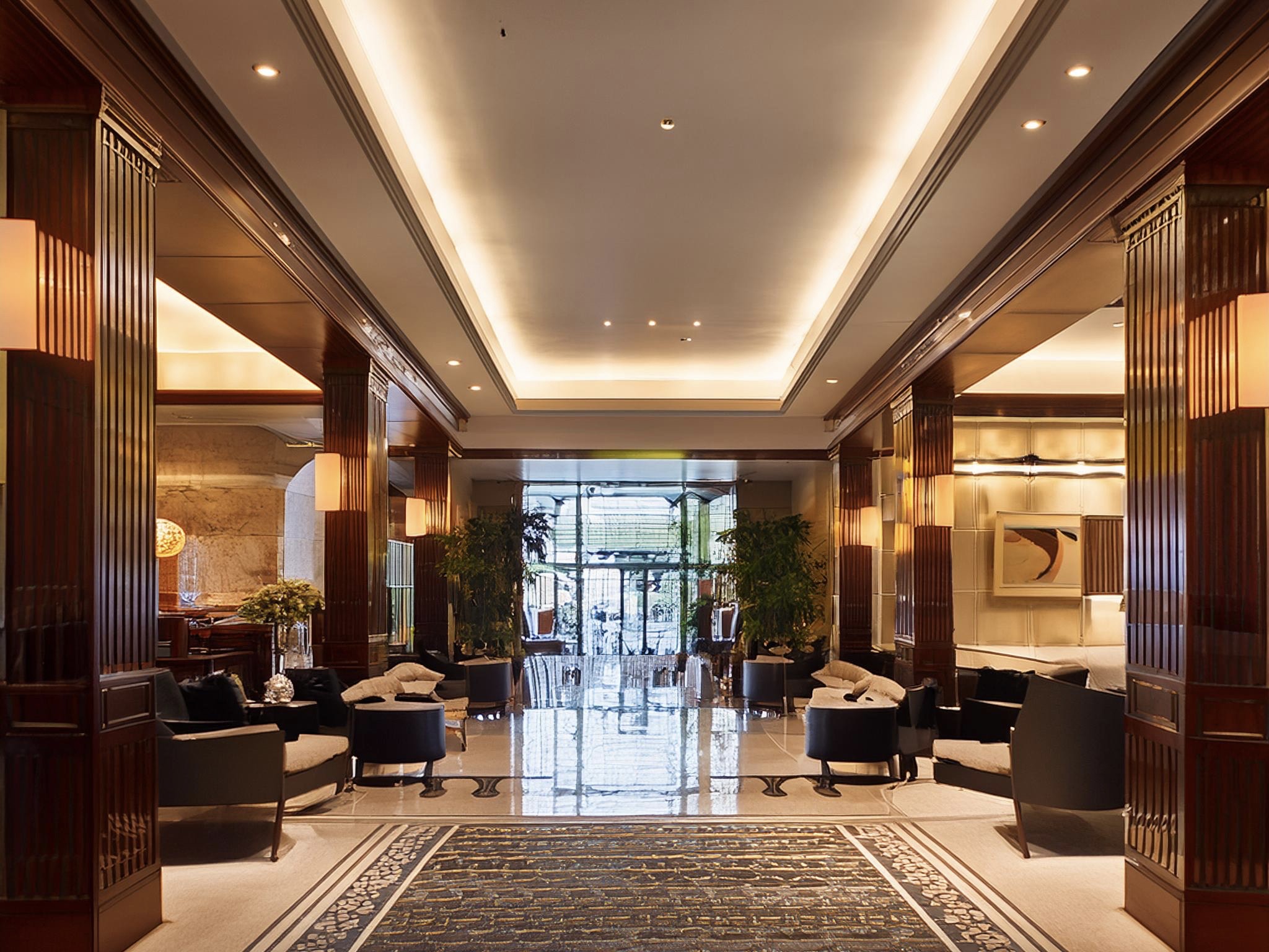hotelentrance.jpg